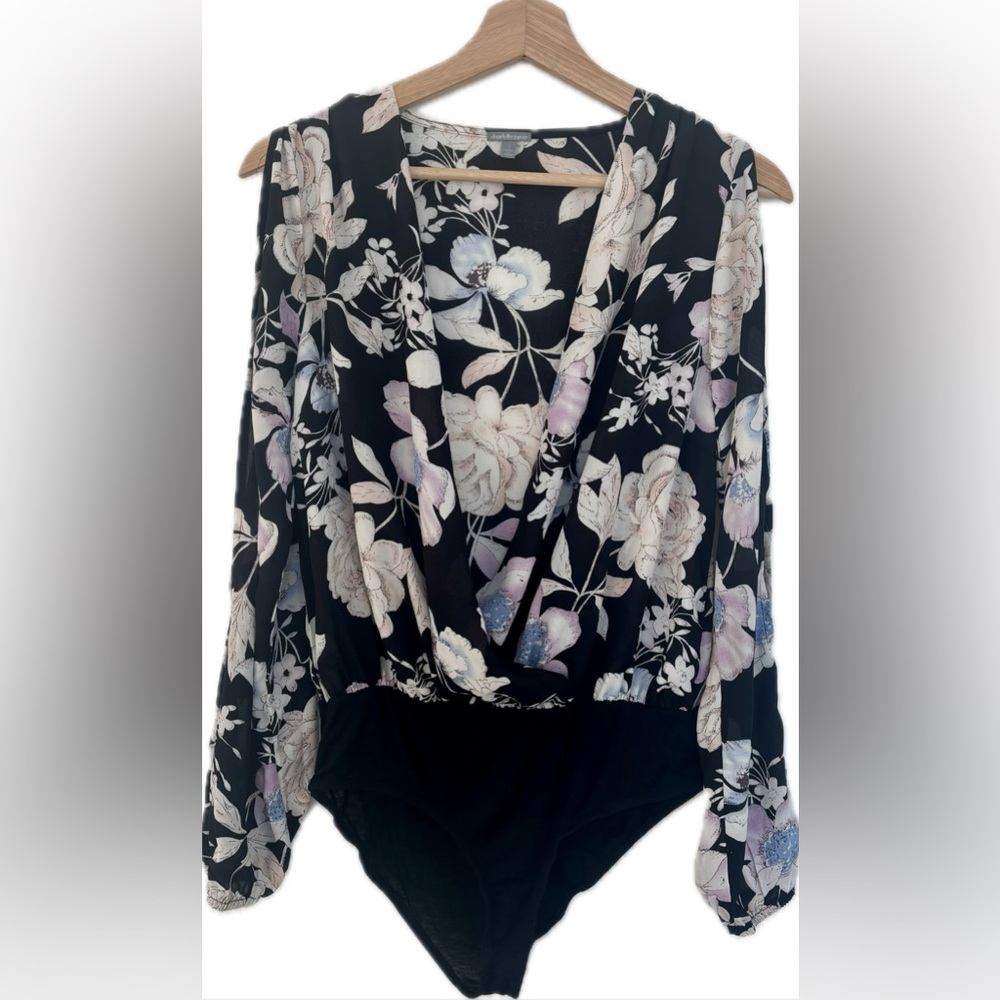 ✨Small Charlotte Russe Black & Floral Long Sleeve Open V-neck Body Suit
